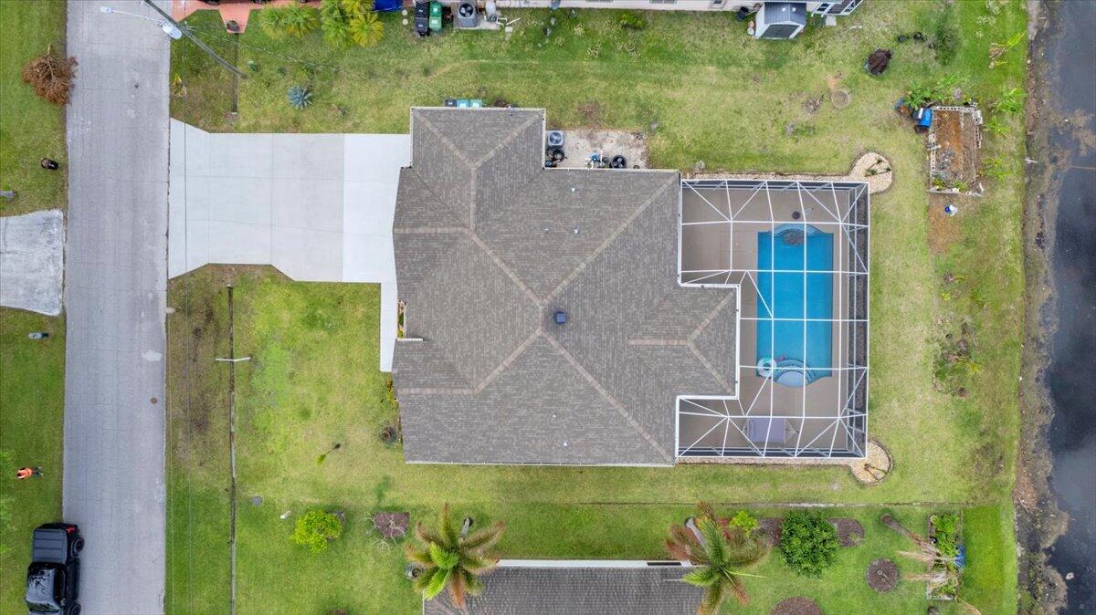 249 SE Whitmore Drive — photo 8