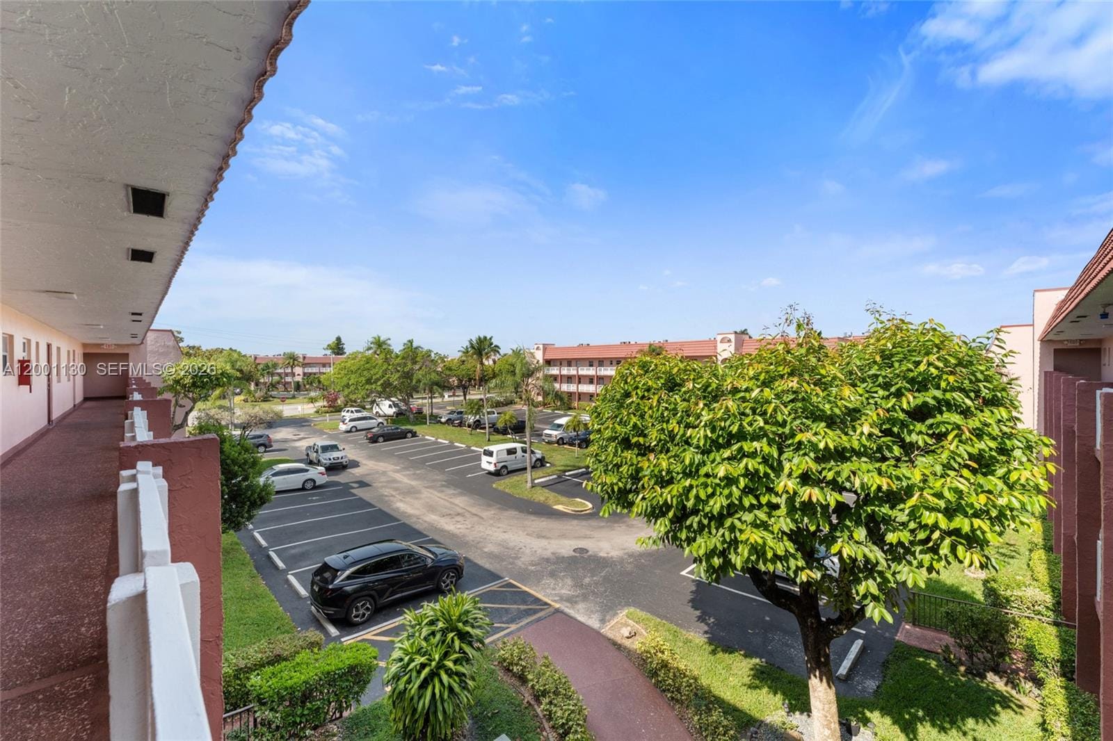 9401 Sunrise Lakes Boulevard 307 — photo 4