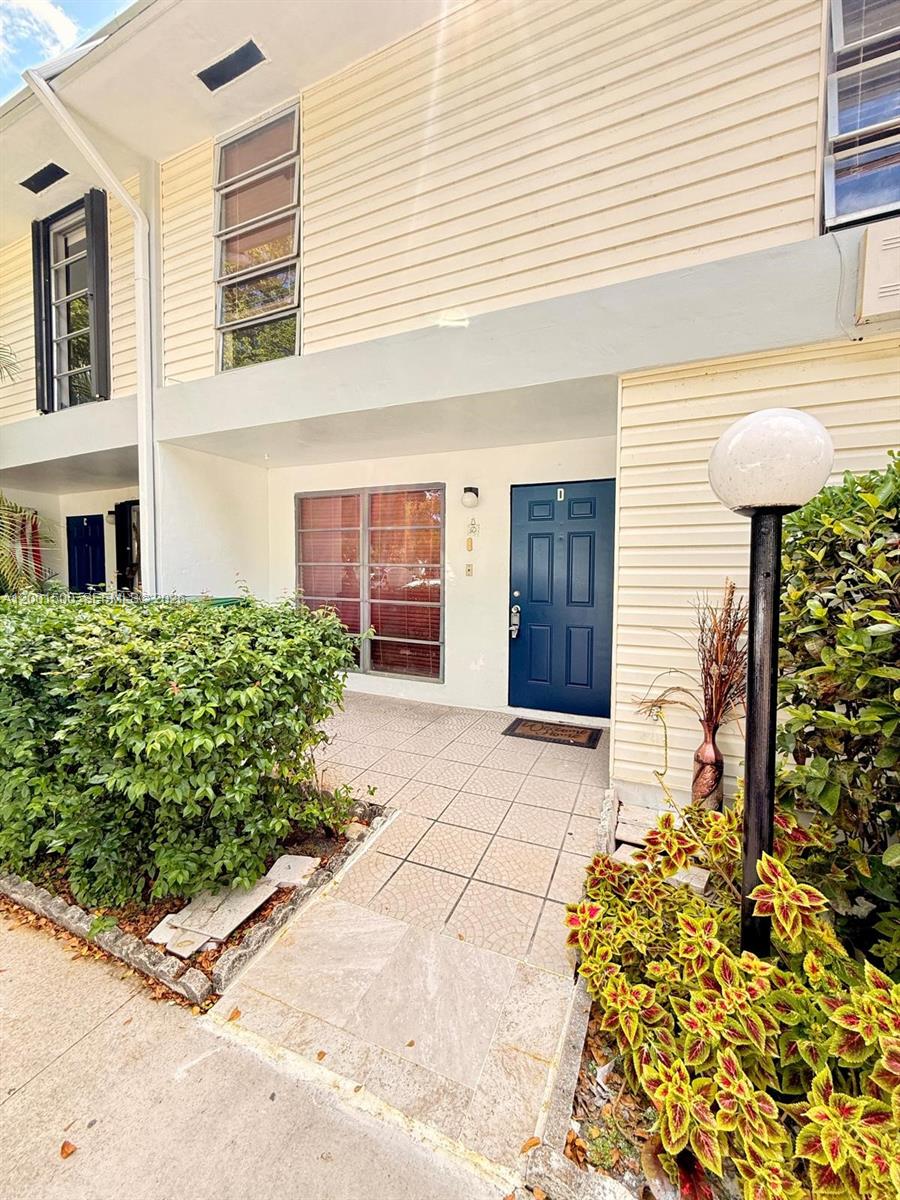 2750 N 34th Avenue 9D, Hollywood, FL 33021, Hollywood
