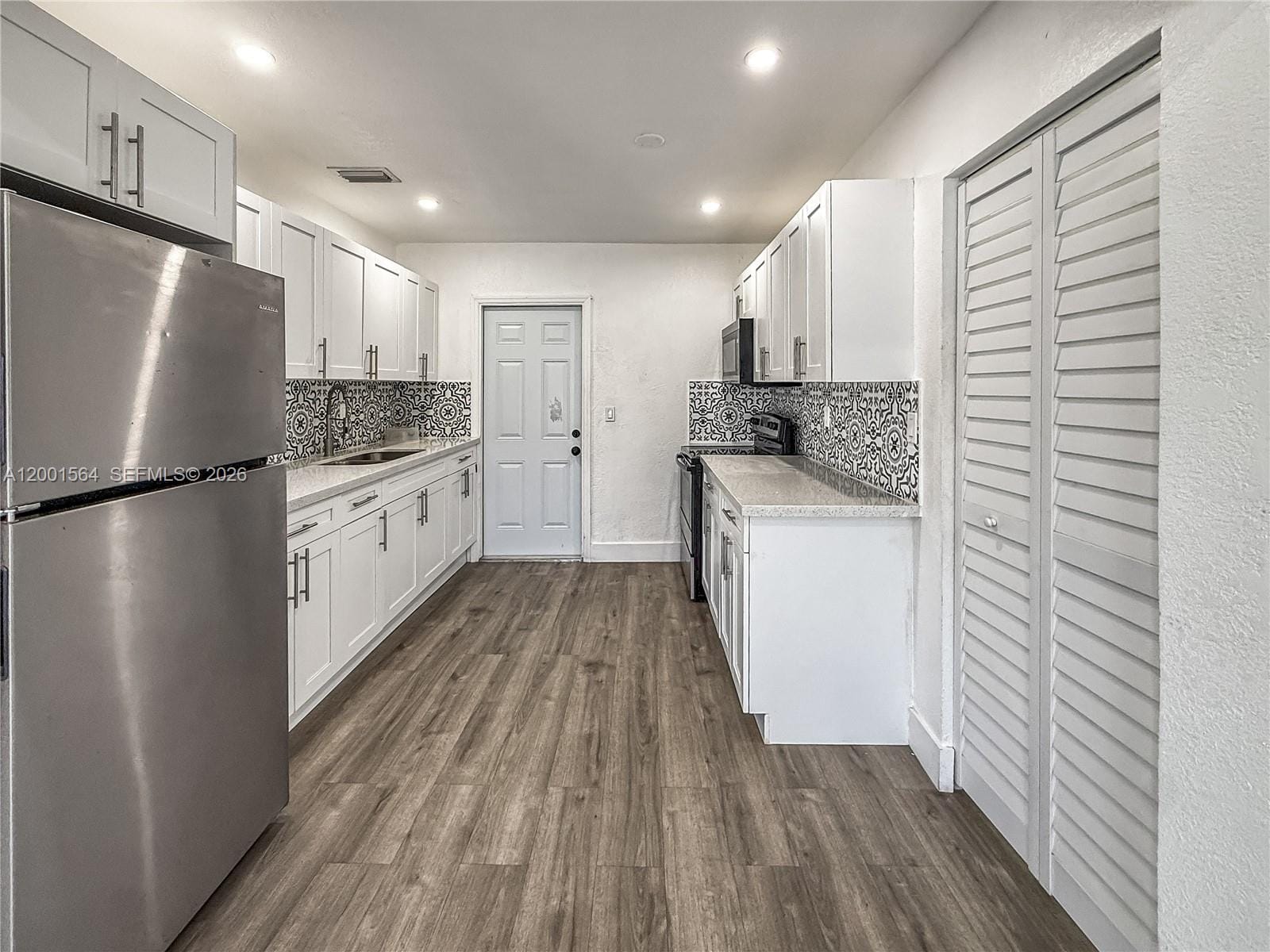 2620 NW 18th Terrace 3 — photo 3