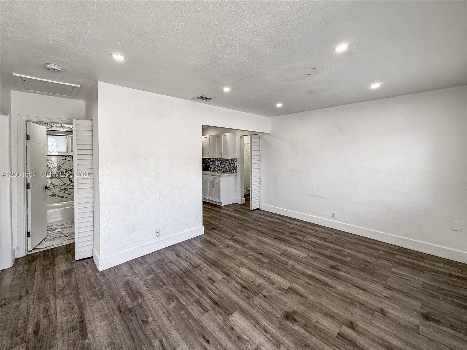 2620 NW 18th Terrace 3, Oakland Park, FL 33311, Oakland Park