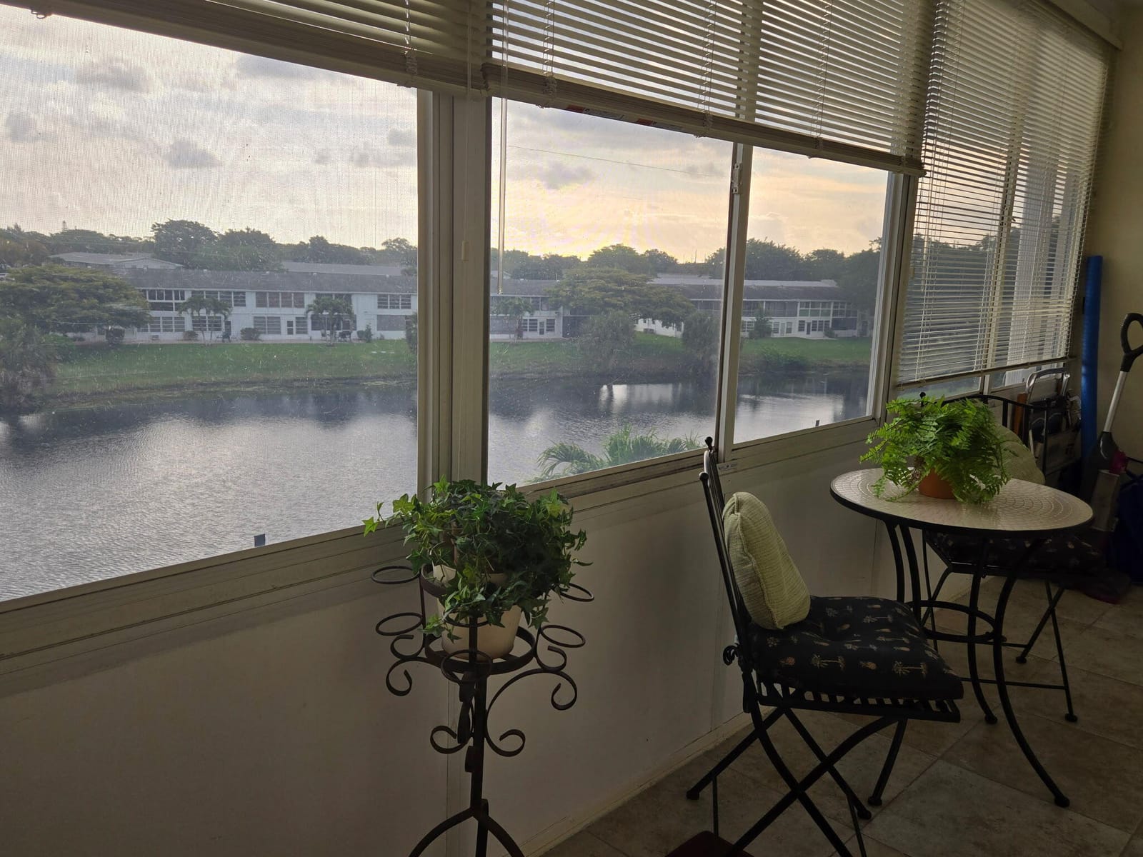 4047 N Newport N 4047 — photo 12