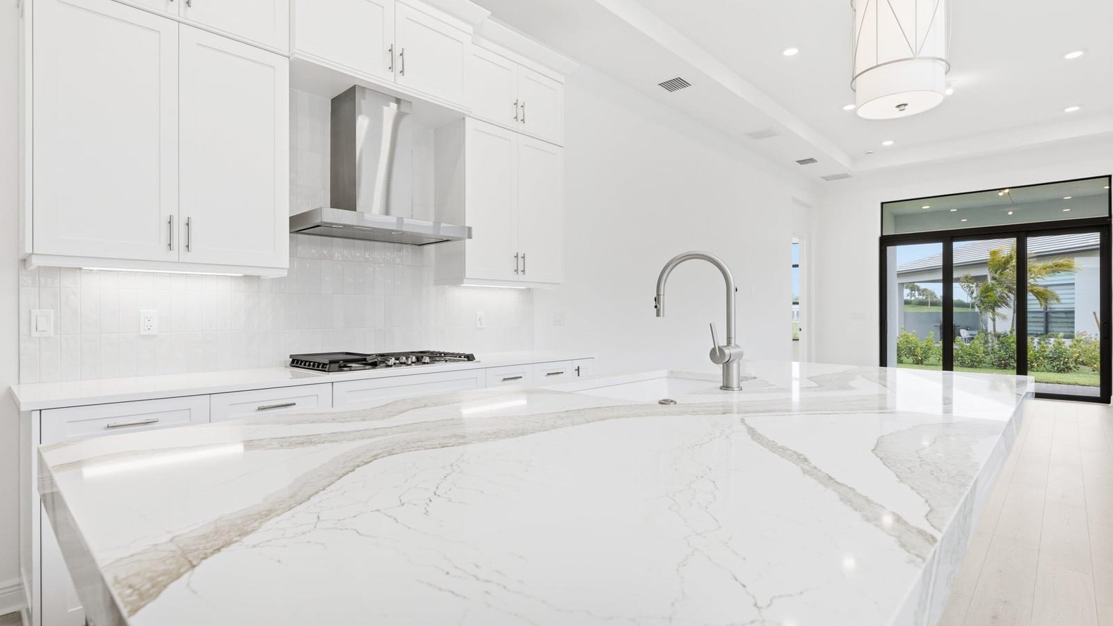 5084 Lido Key Lane — photo 6