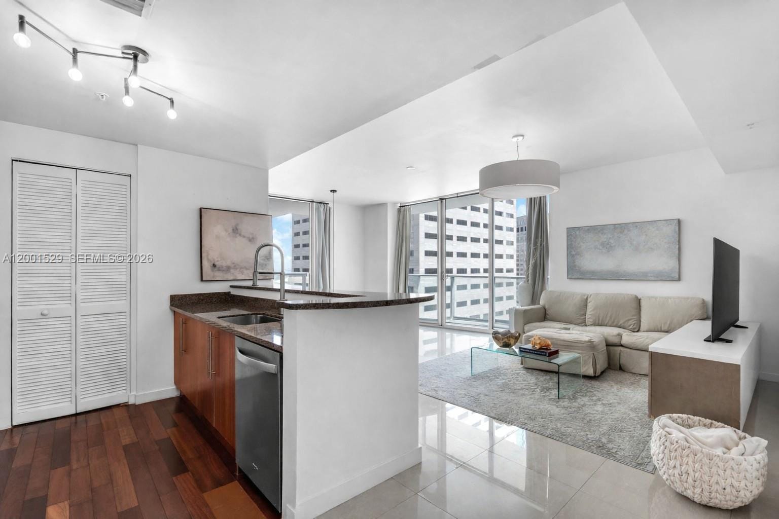 300 S Biscayne Boulevard T2416, Miami, FL 33131 photo 4