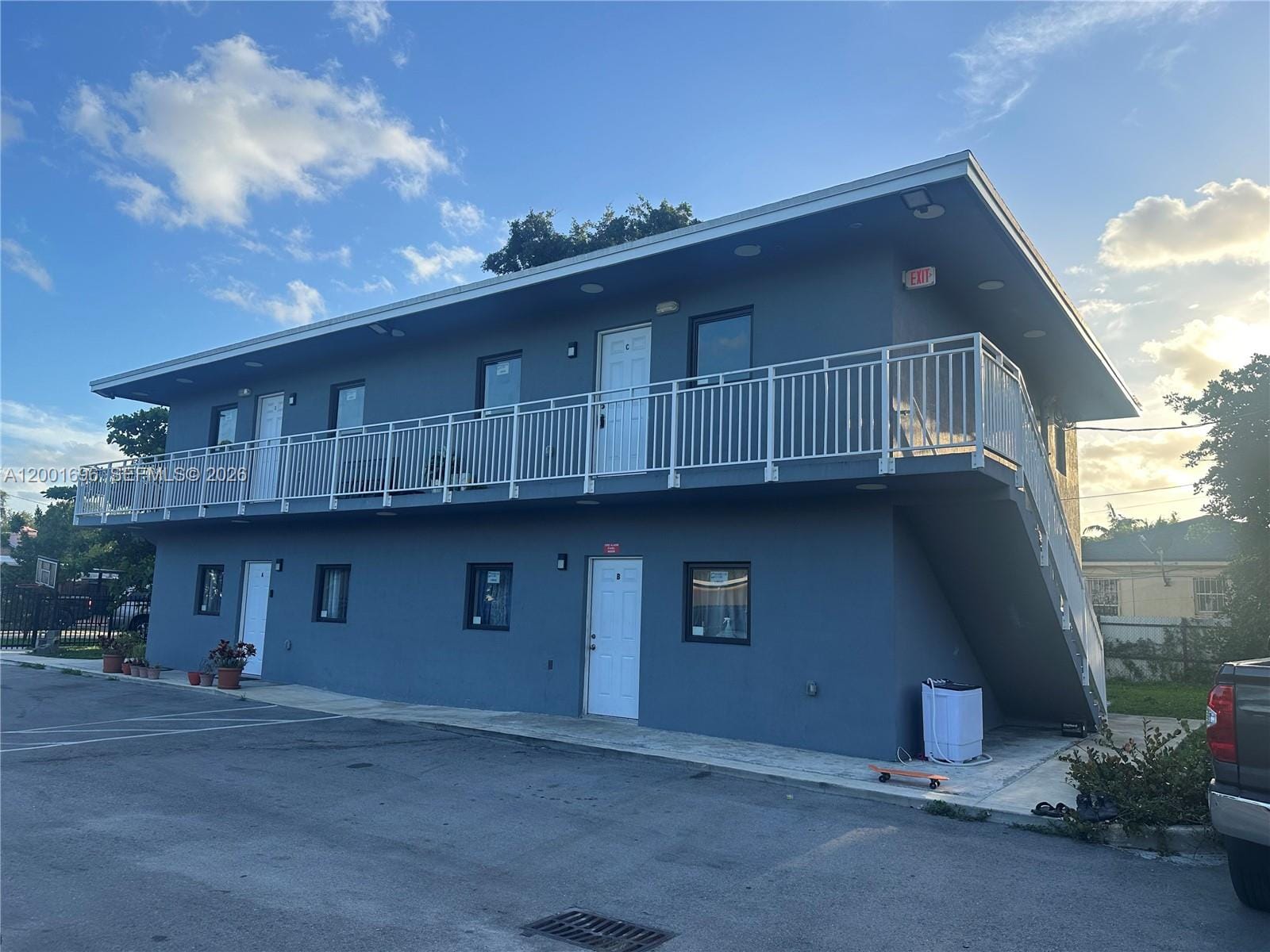587 NW 100th Street C, Miami, FL 33150 photo 2