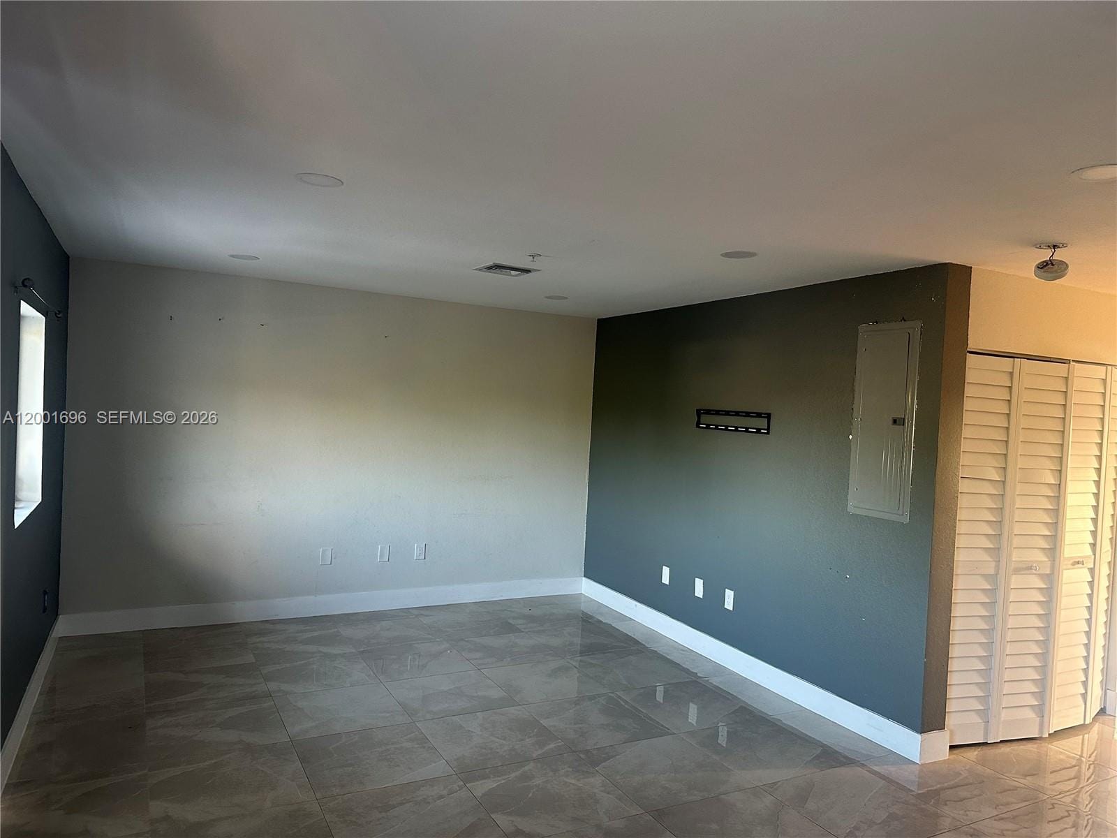 587 NW 100th Street C, Miami, FL 33150 photo 4