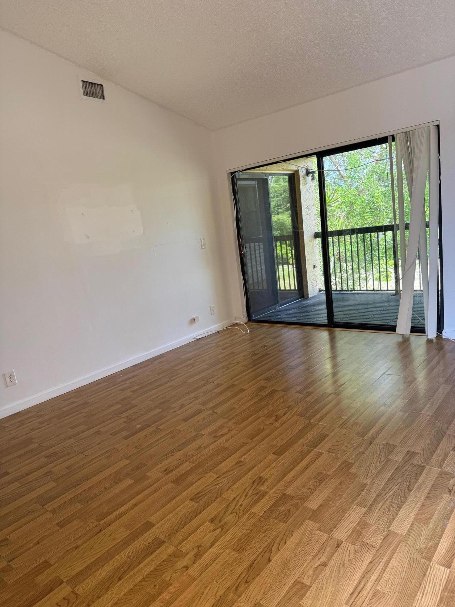 5721 Riverside Drive 301b5 — photo 3