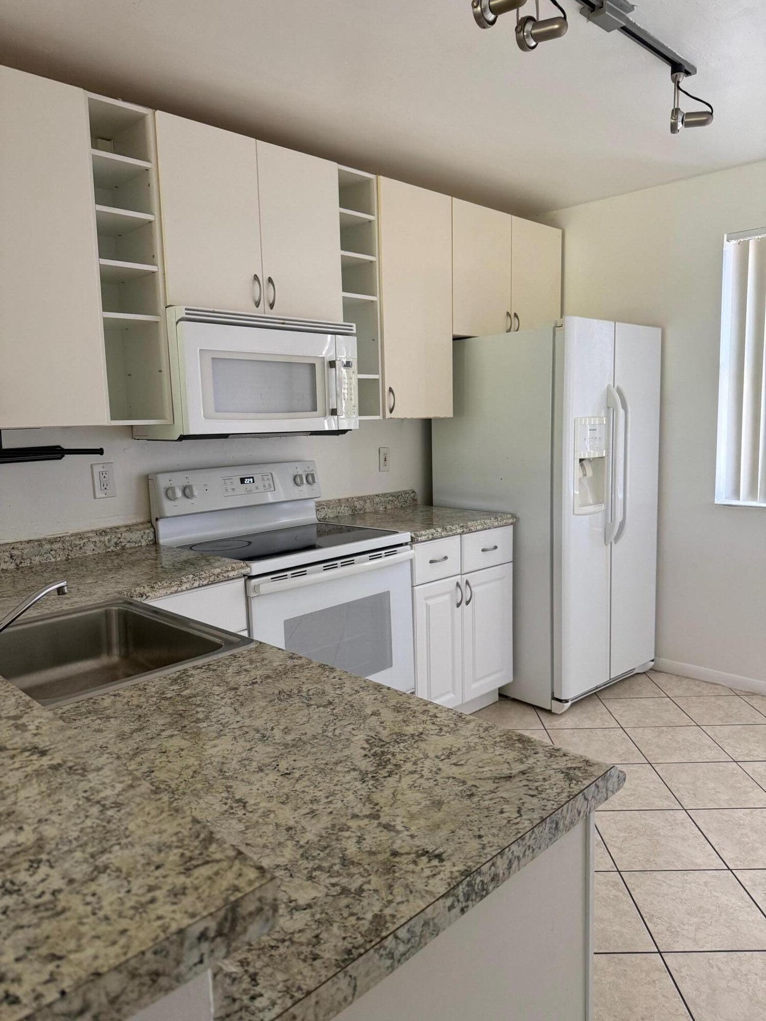5721 Riverside Drive 301b5 — photo 5