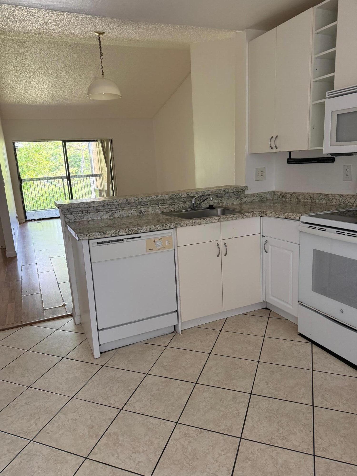 5721 Riverside Drive 301b5 — photo 6