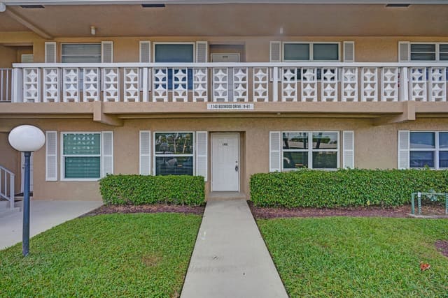 1140 Boxwood Drive 102, Delray Beach, FL 33445