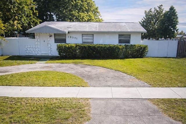 19371 SW 117th Avenue, sold in South Miami Heights 1st A, Miami, FL