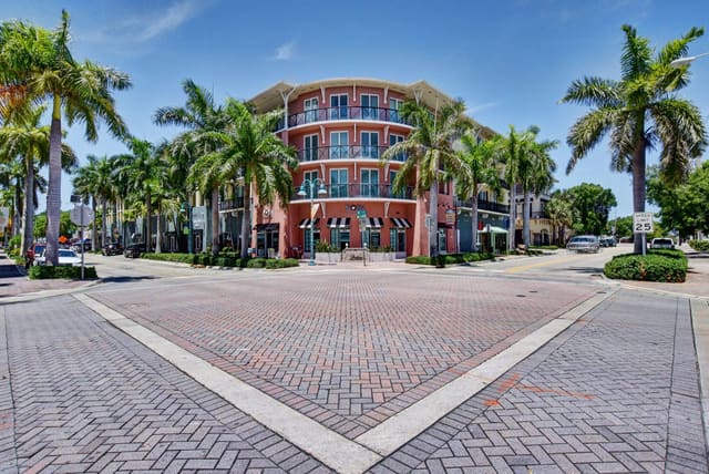 225 NE 1st Street 401, Delray Beach, FL 33444