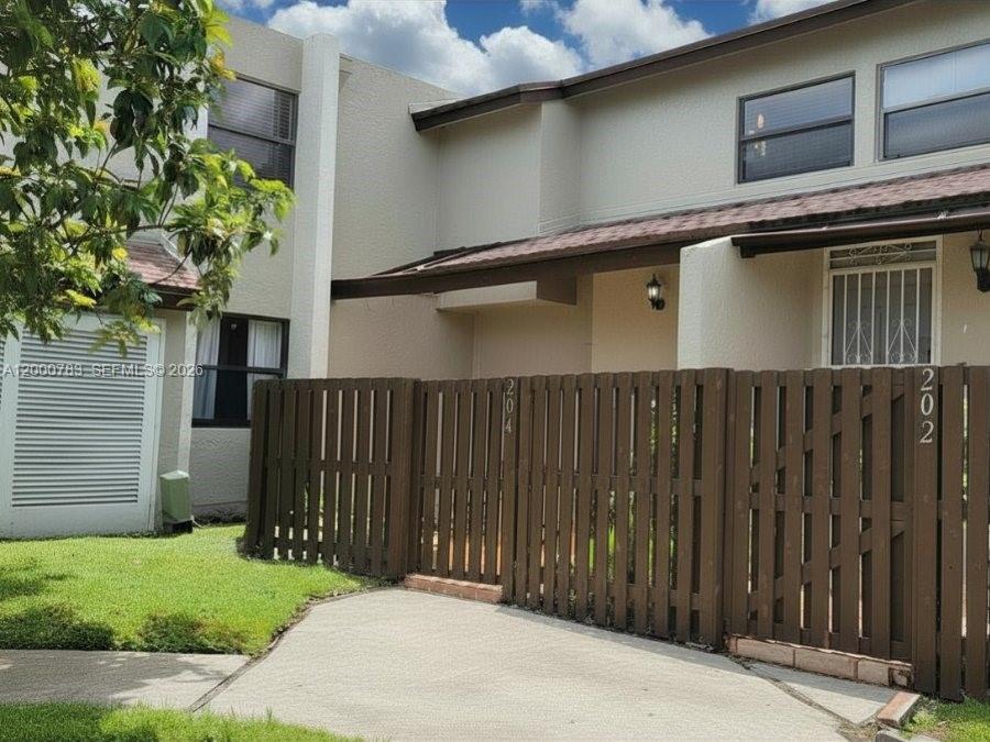 9970 NW 9th St Circle 204, Miami, FL 33172, Miami