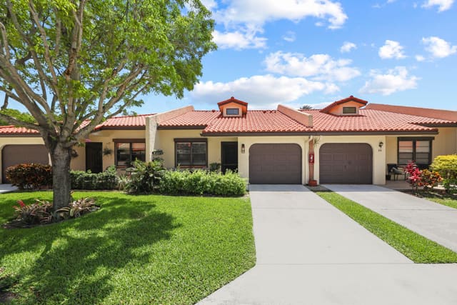 39 Bethesda Park Circle L39, Boynton Beach, FL 33435