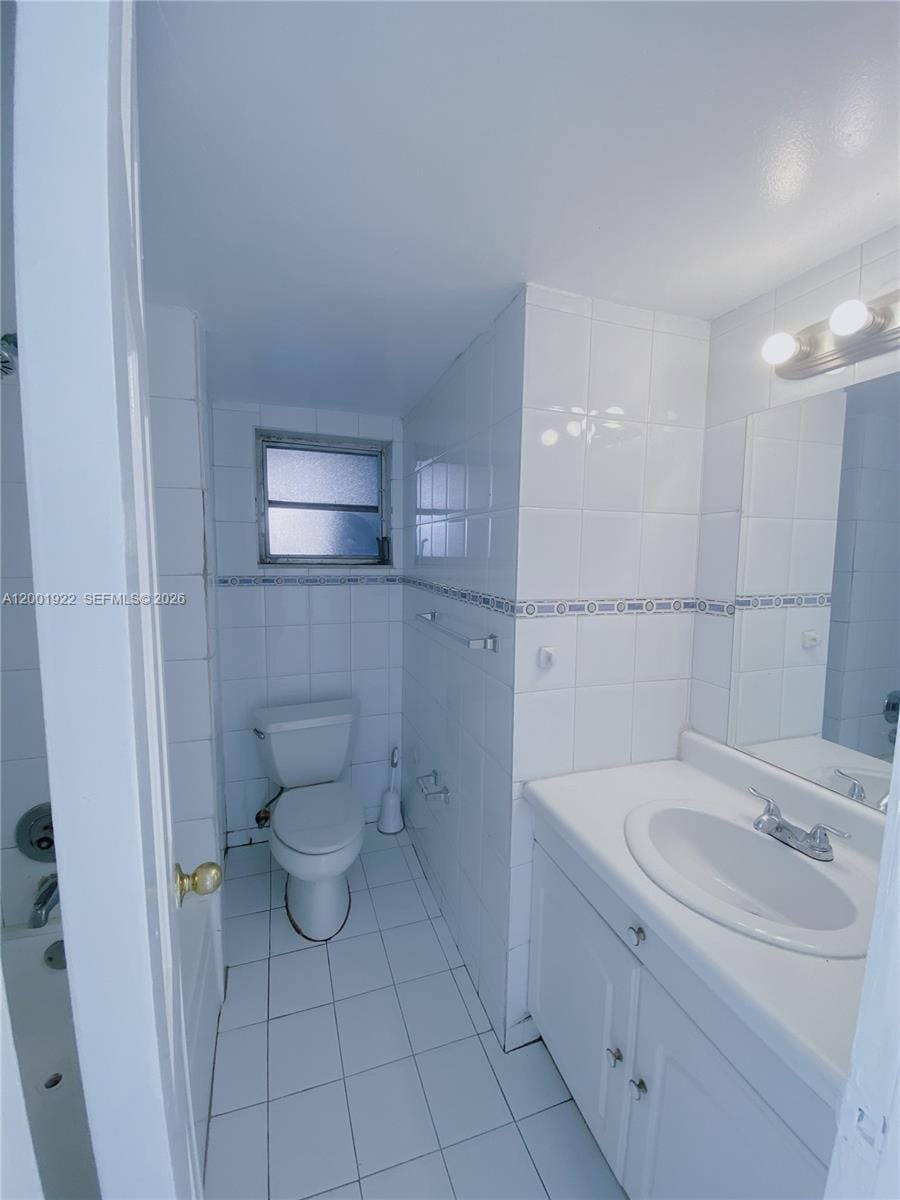 870 NW 87th Avenue 110 — photo 4