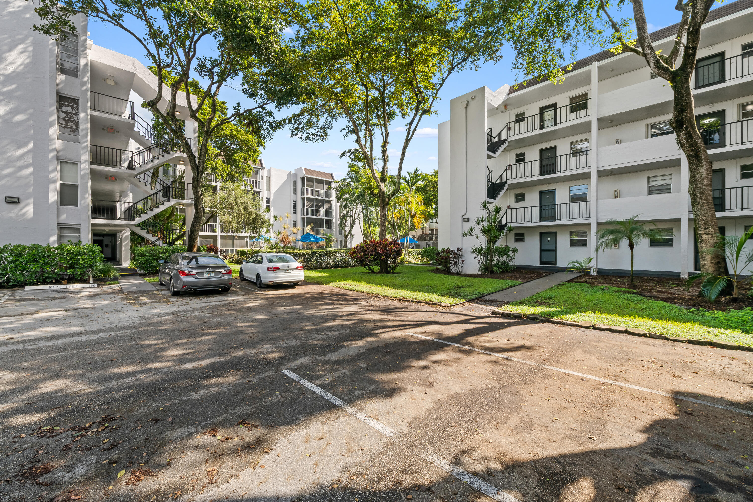 471 N Pine Island Road 302d, Plantation, FL 33324, Plantation
