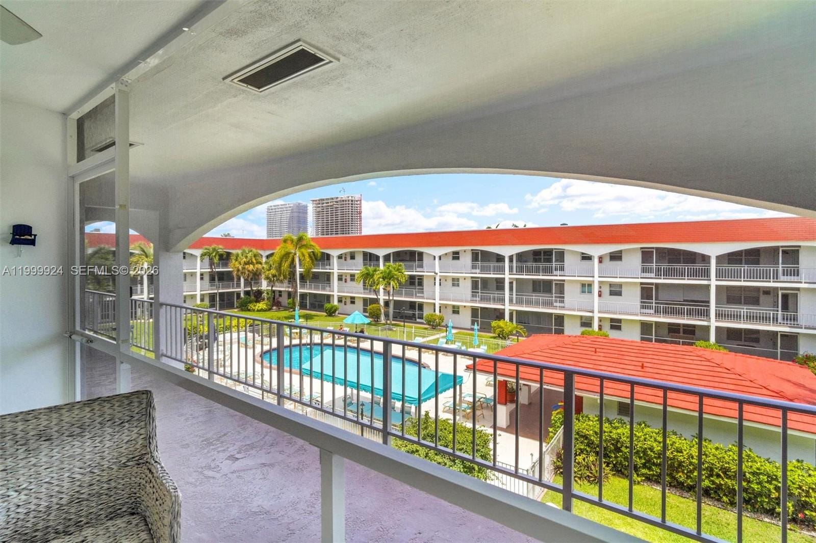 580 Egret Drive 303, Hallandale Beach, FL 33009 photo 28