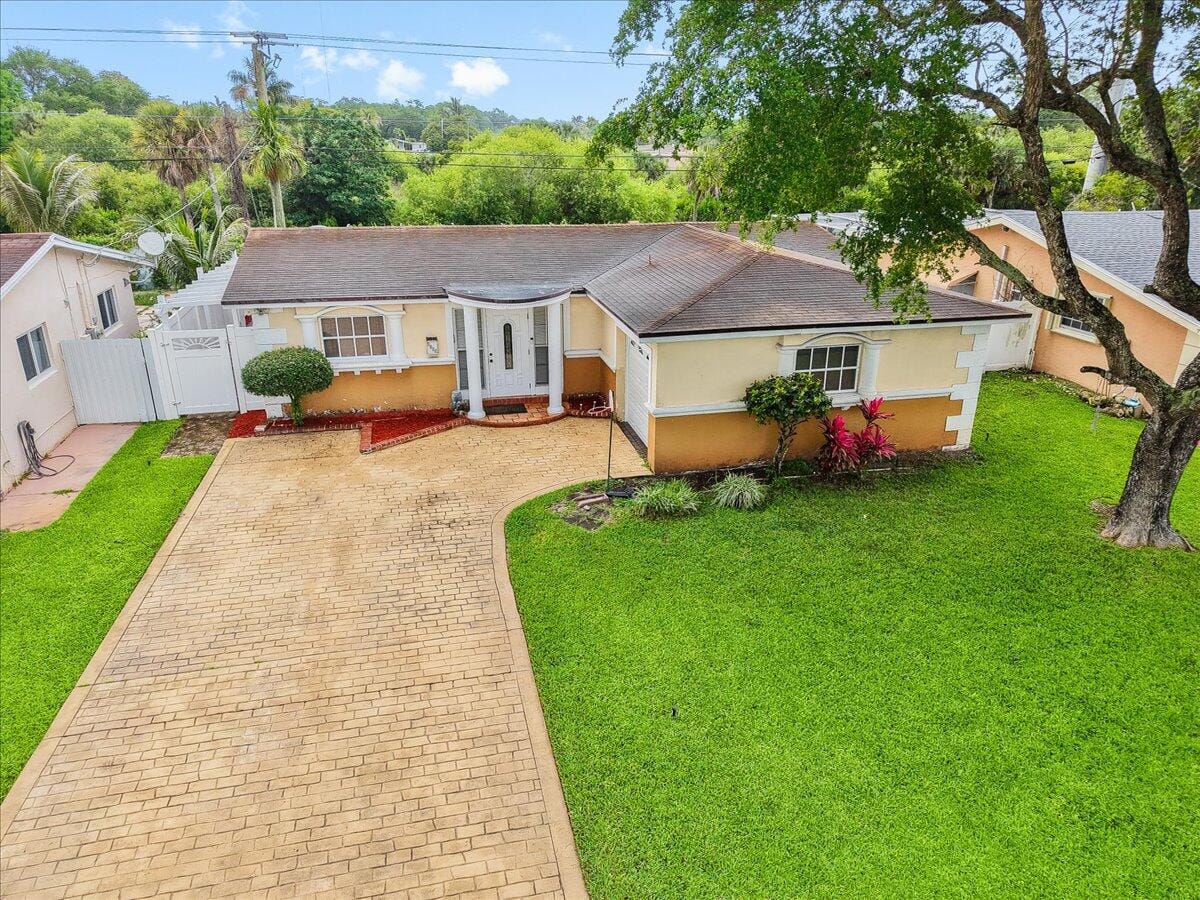 3509 Garden Lane, Miramar, FL 33023 photo 2