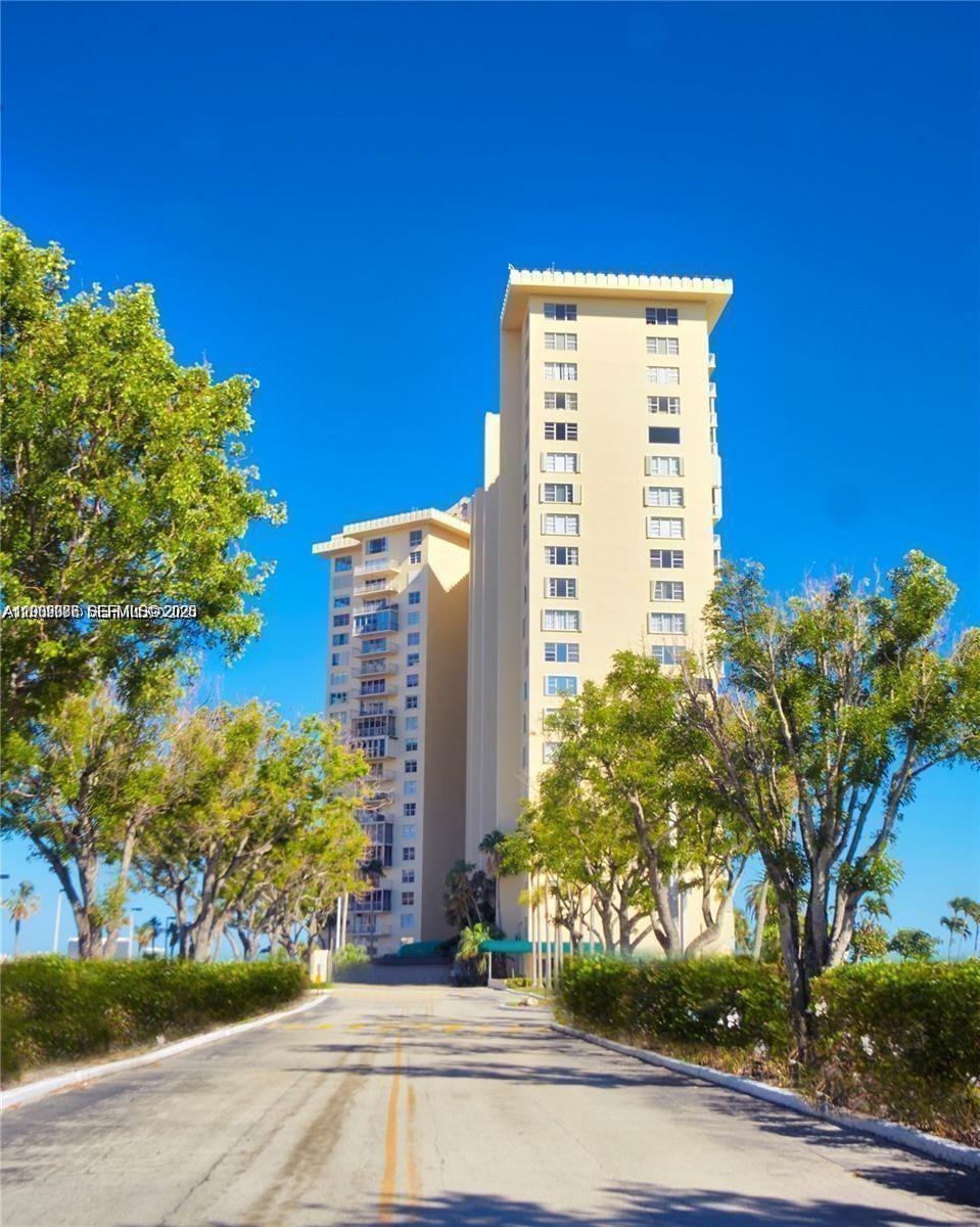 11111 Biscayne Boulevard 18E, Miami, FL 33181, Miami
