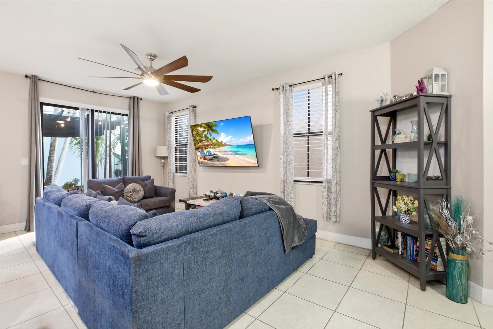 6026 Pine Tree Way 6026, Riviera Beach, FL 33410 photo 4
