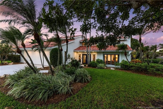 4304 SE Fairway E, Yacht & Country Club Of Stuart, Stuart, FL