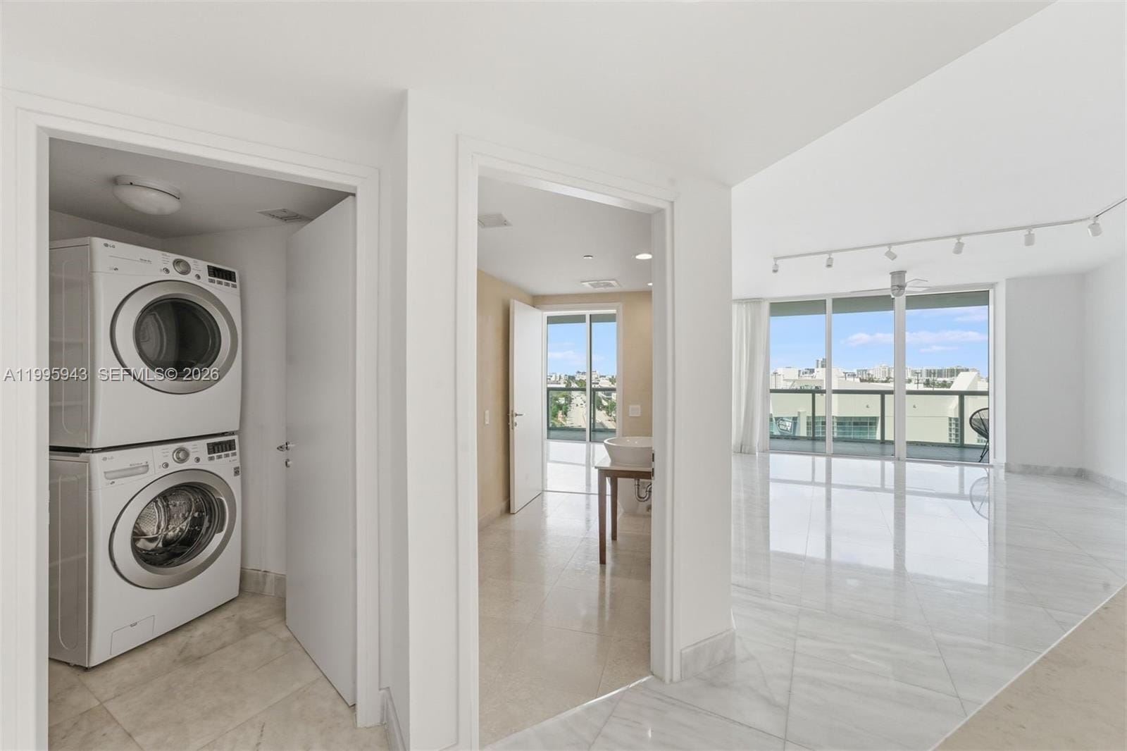 450 Alton Road 910 — photo 6