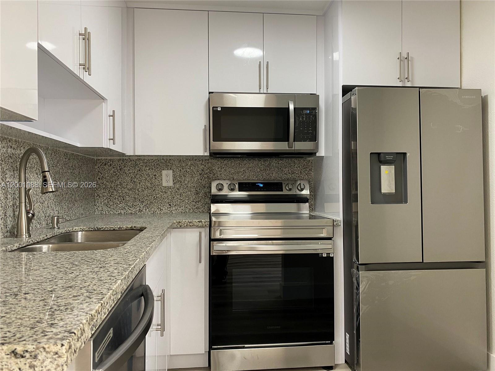 9320 Fontainebleau Boulevard 301, Miami, FL 33172, Miami