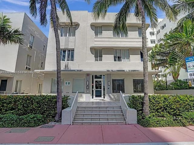 3710 Collins Avenue N-310, Ocean Villas Condo, Miami Beach, FL