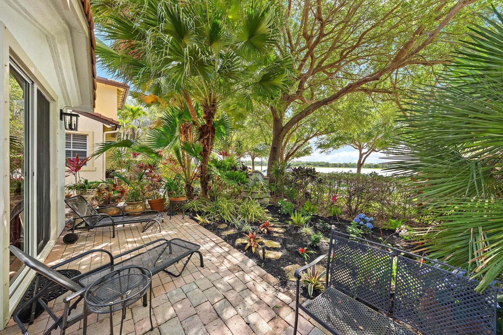 520 Tomahawk Court — photo 6