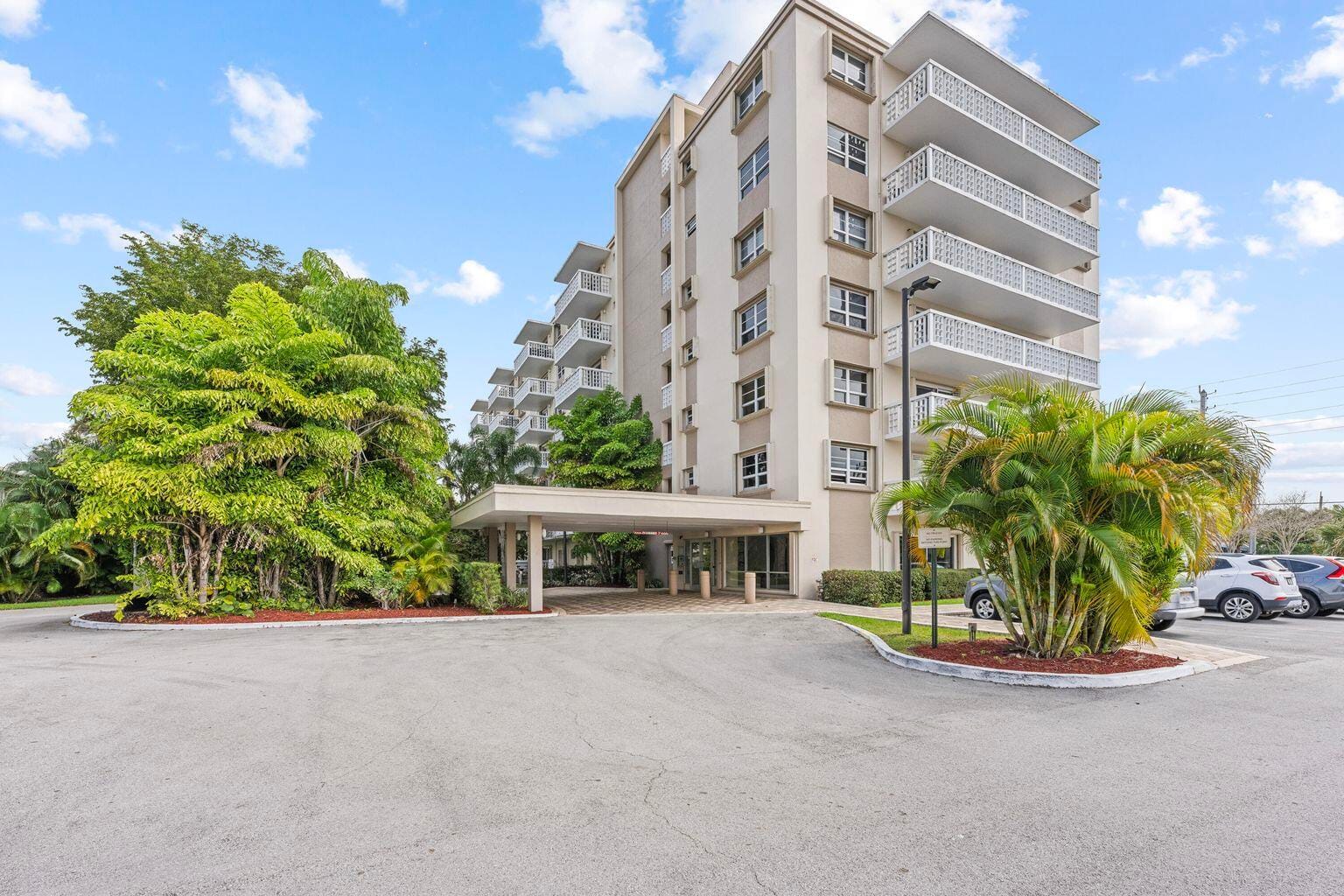 1831 NE 38th Street 410, Oakland Park, FL 33308 photo 1