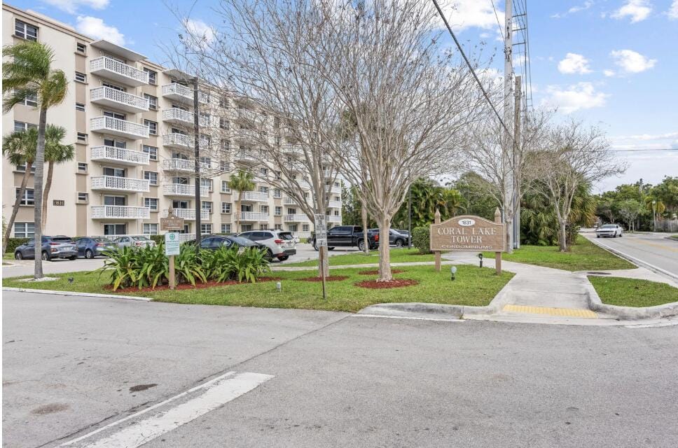 1831 NE 38th Street 410, Oakland Park, FL 33308 photo 2