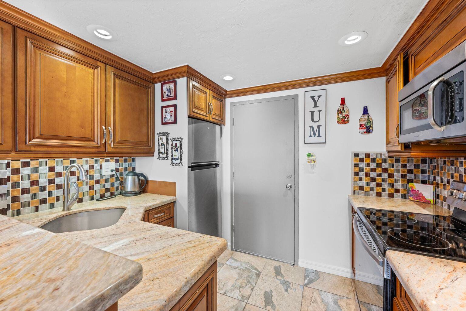 1831 NE 38th Street 410, Oakland Park, FL 33308 photo 13