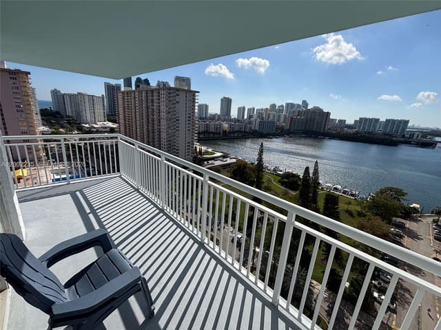 301 174th Street 1912, Sunny Isles Beach, FL 33160