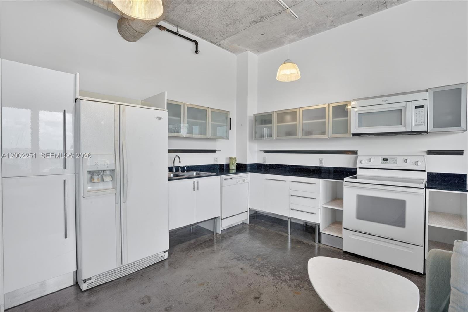 10 S River Drive 1410 — photo 3