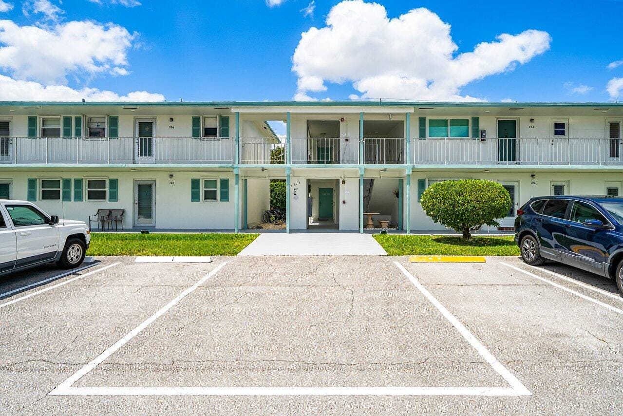 1117 Lake Terrace 207, Boynton Beach, FL 33426 photo 1