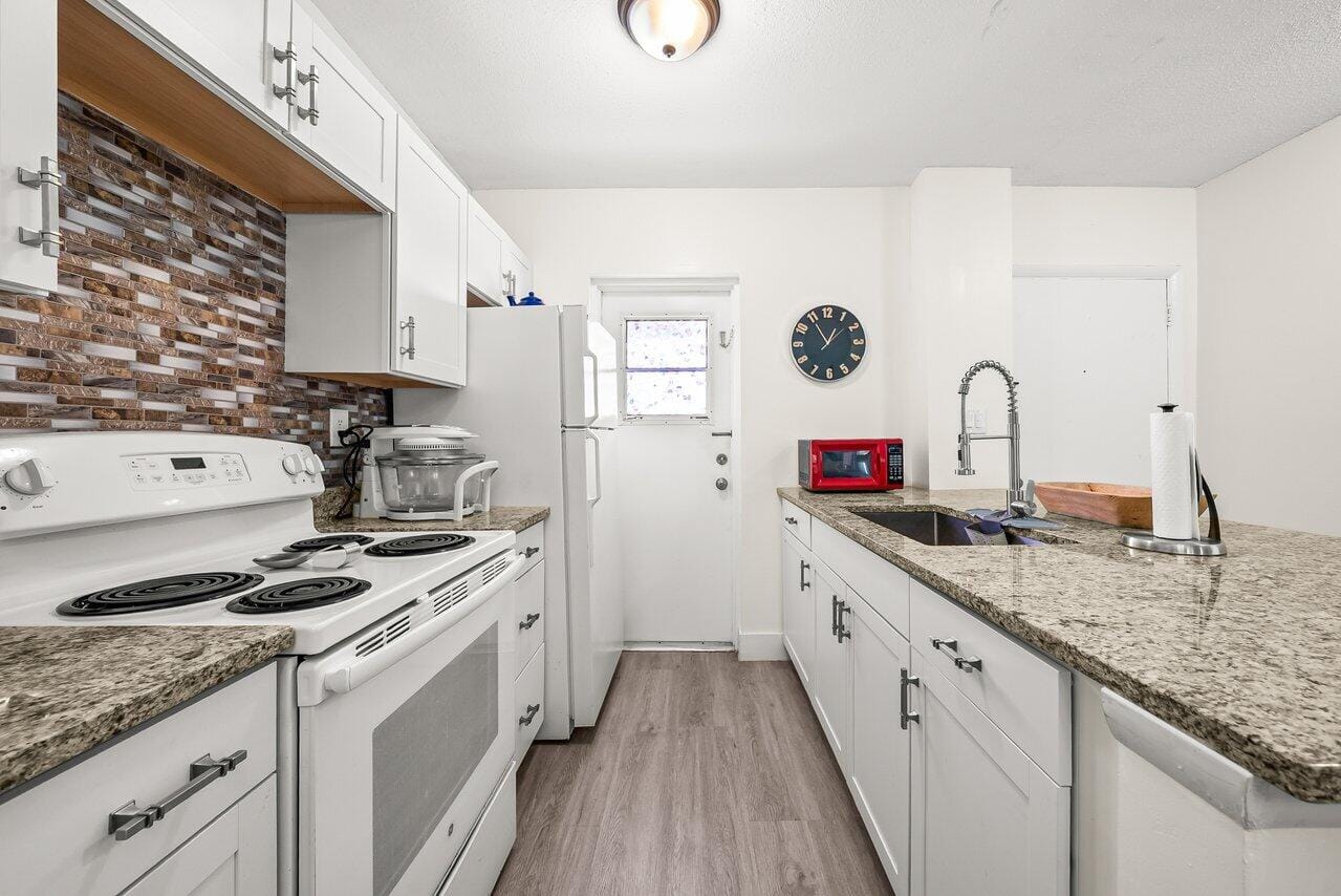 1117 Lake Terrace 207, Boynton Beach, FL 33426 photo 7