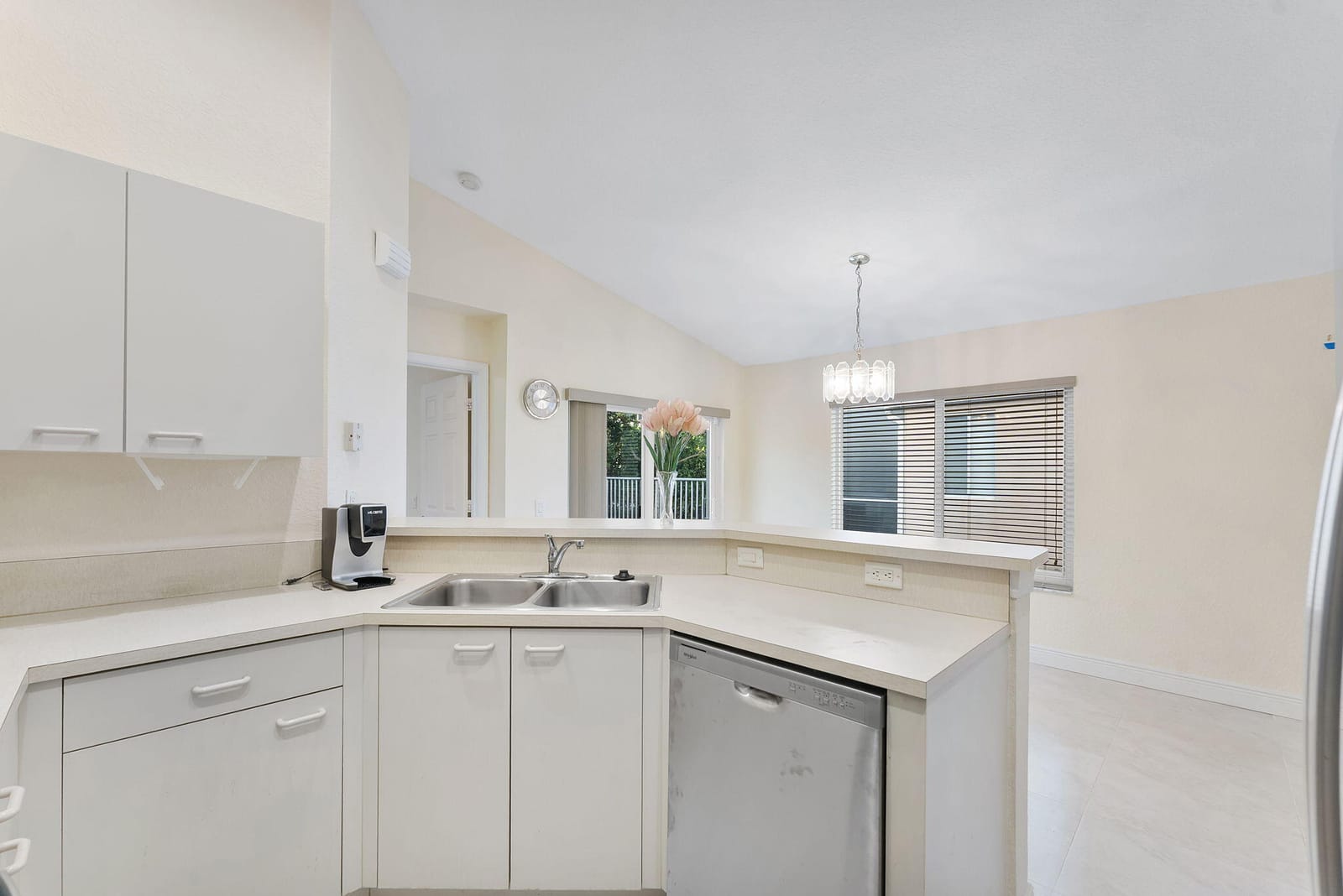 1353 Canary Island Drive — photo 11