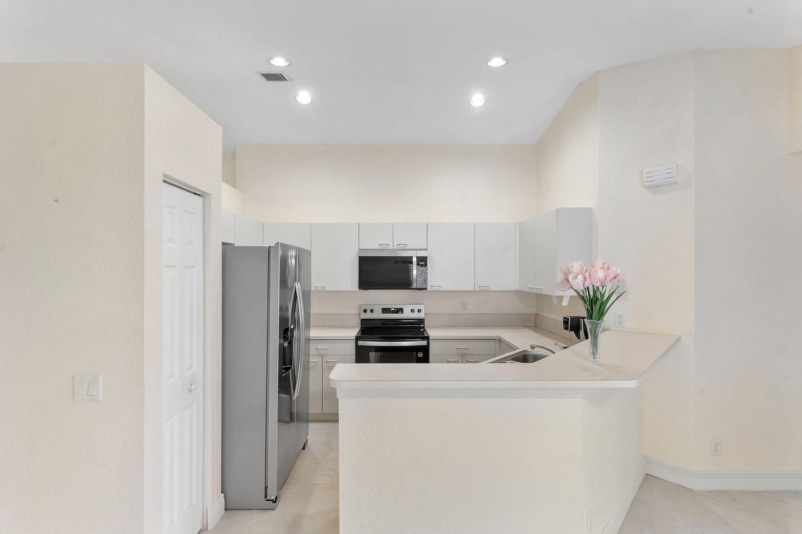1353 Canary Island Drive — photo 12