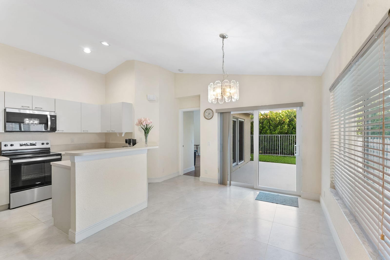 1353 Canary Island Drive — photo 7