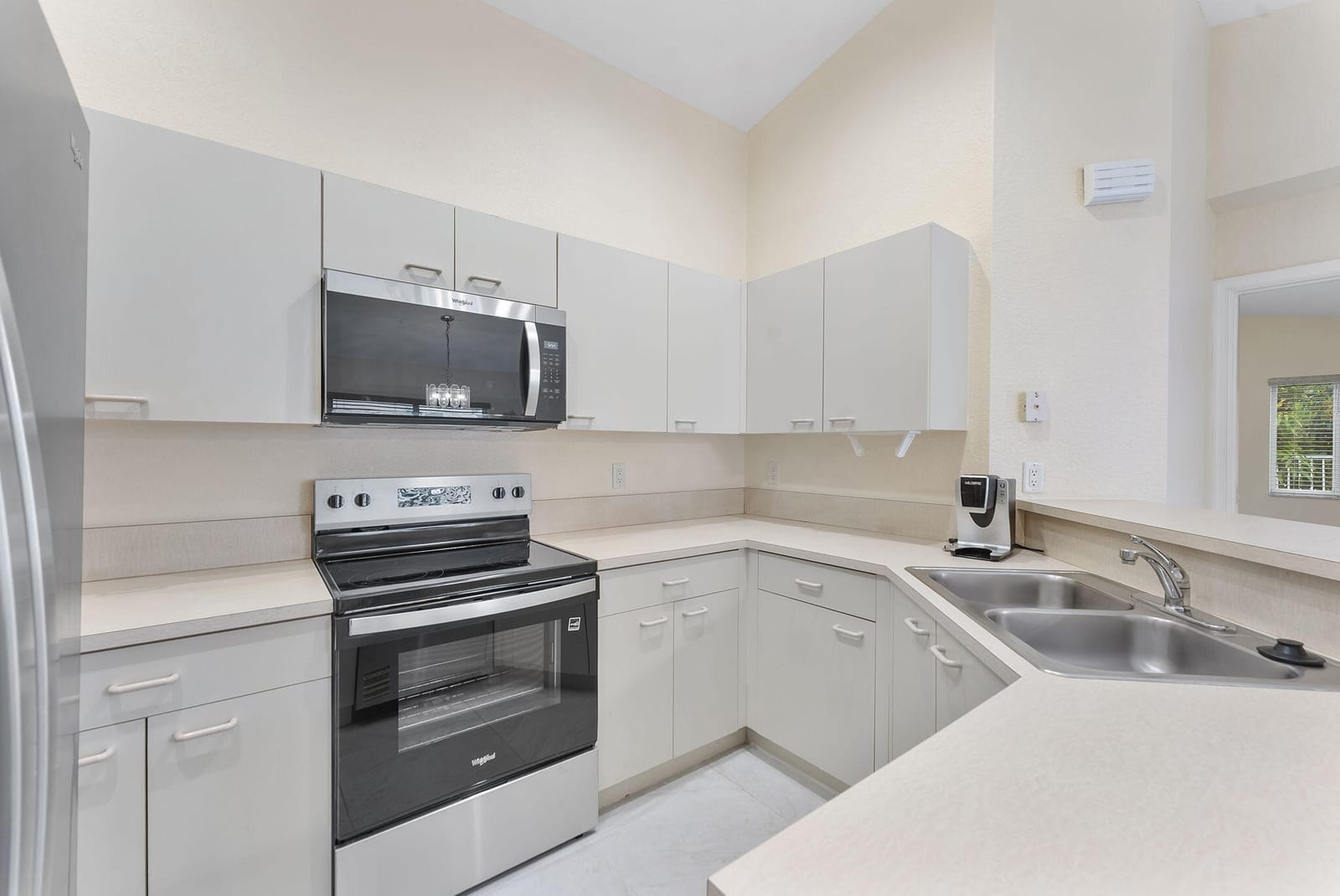 1353 Canary Island Drive — photo 8