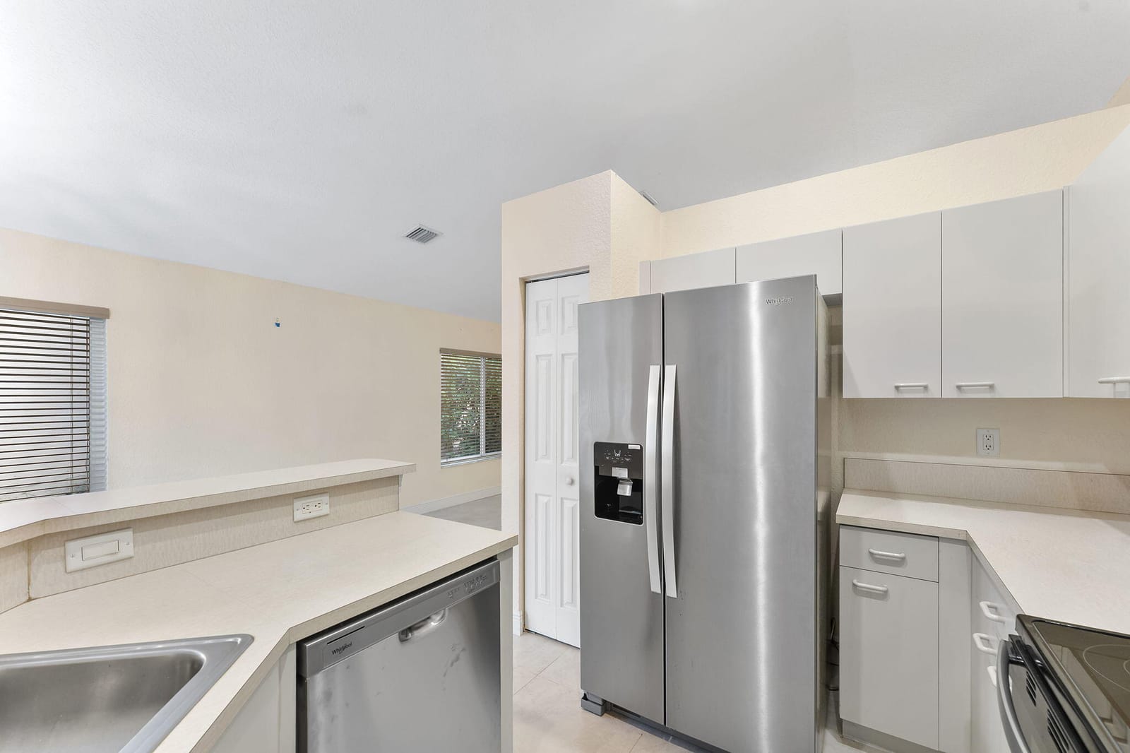 1353 Canary Island Drive — photo 10