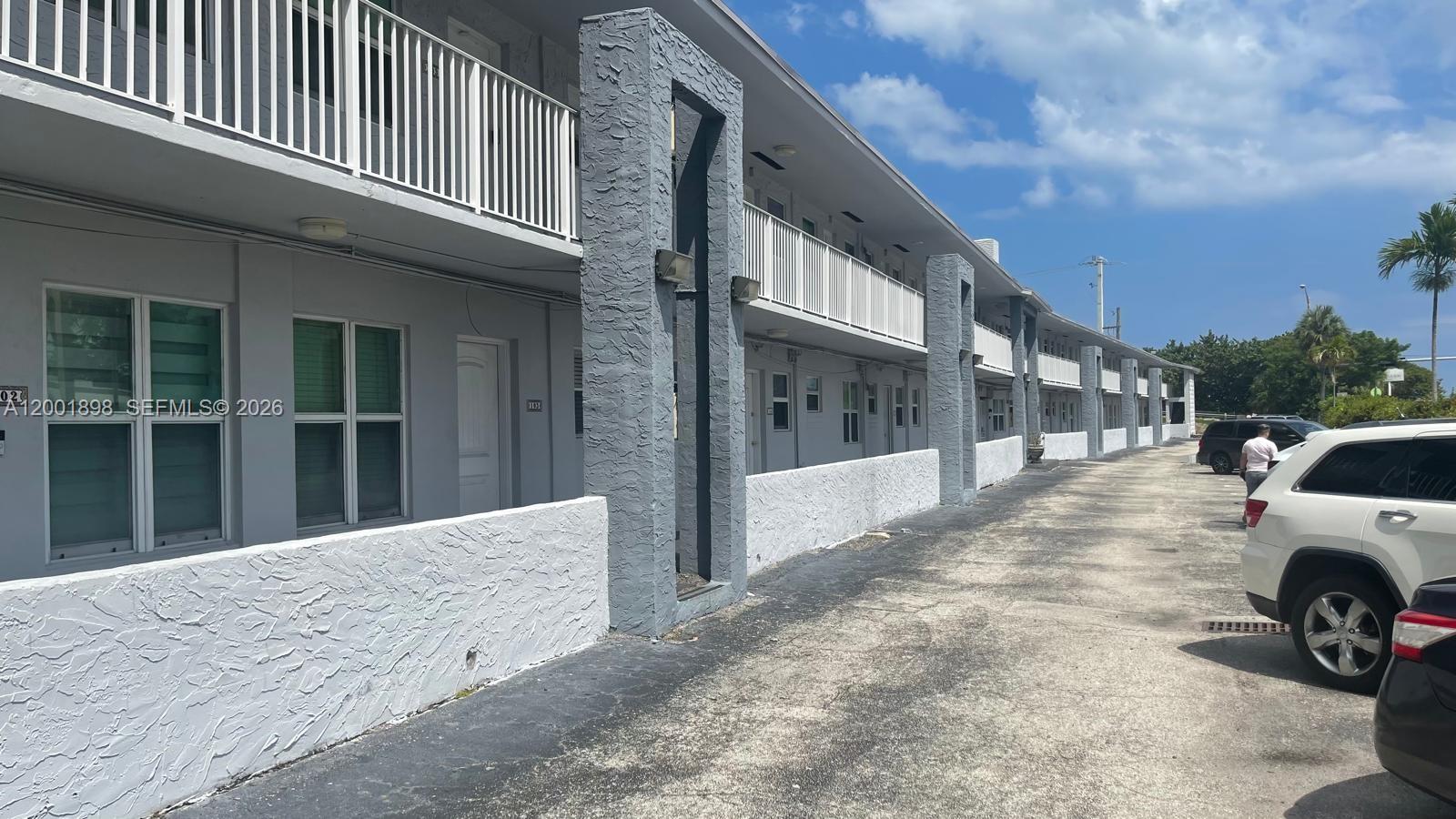 2225 NE 123rd Street 204, North Miami, FL 33181, North Miami