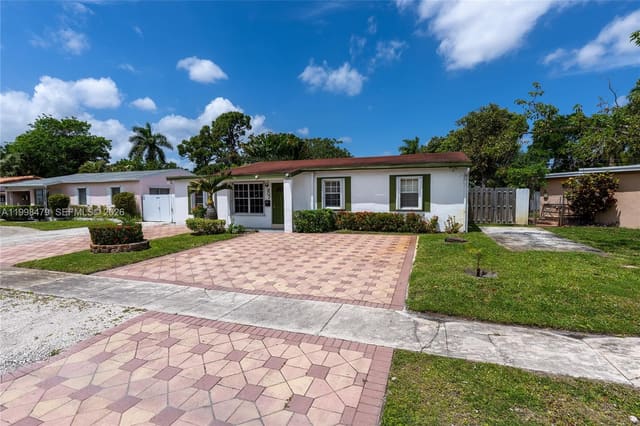 807 SW 26th Court, Lakeway, Fort Lauderdale, FL