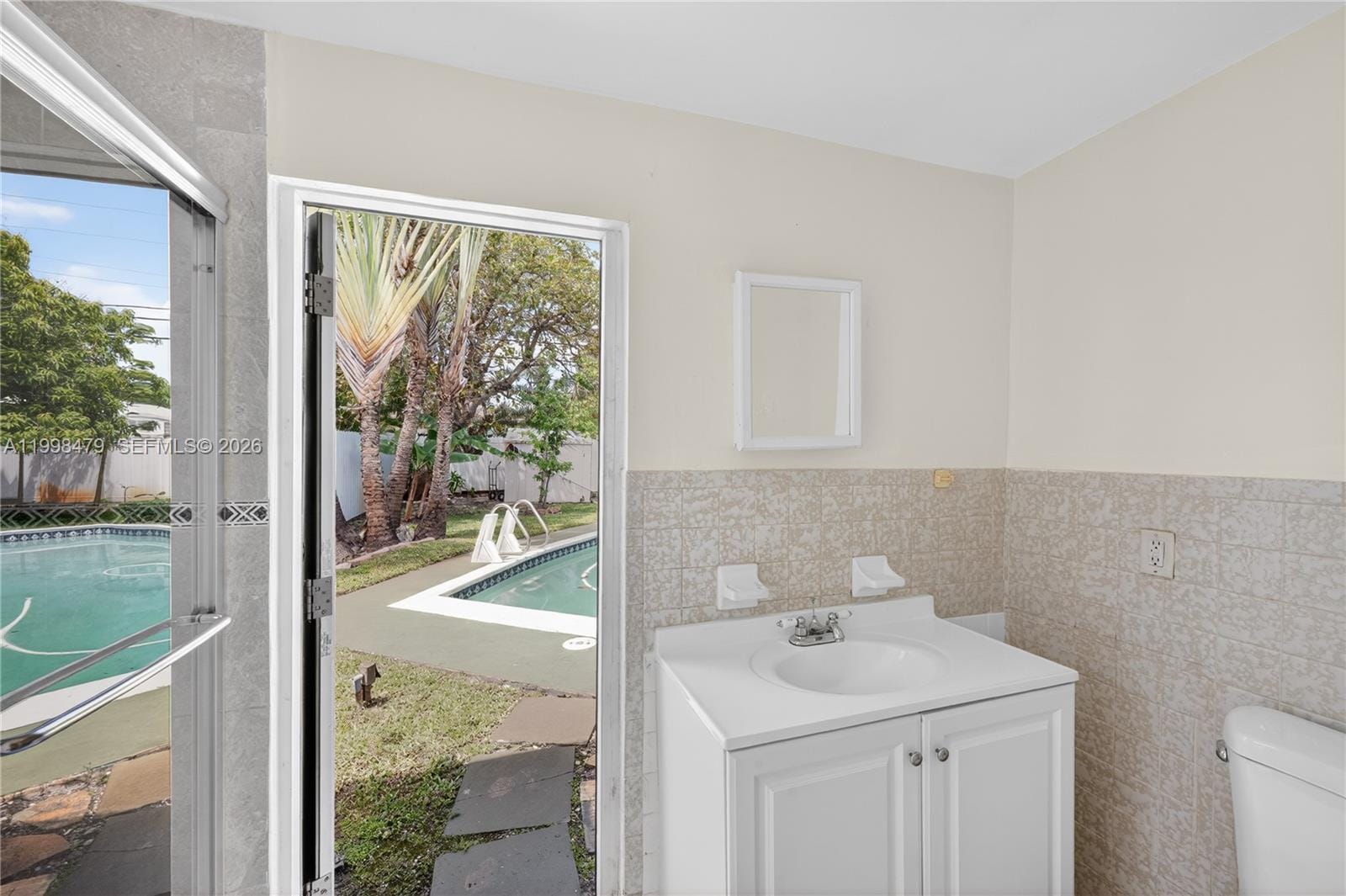 807 SW 26th Court, Fort Lauderdale, FL 33315 photo 11