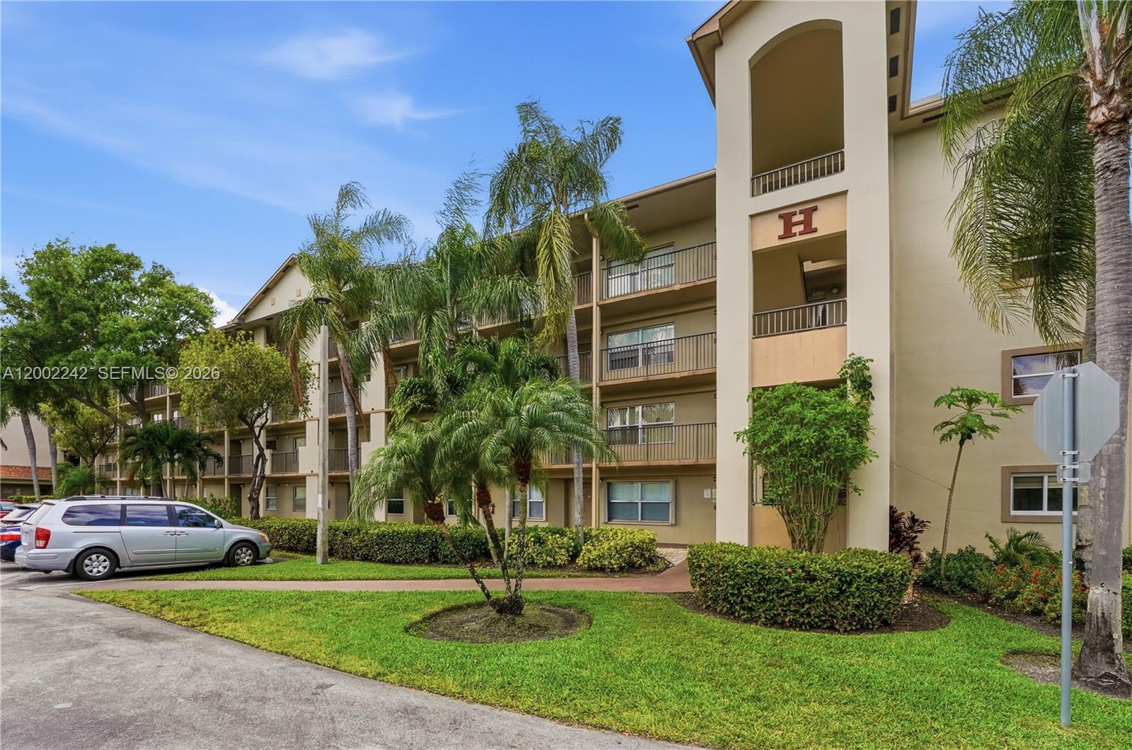 700 SW 137th Avenue 215H, Pembroke Pines, FL 33027, Pembroke Pines