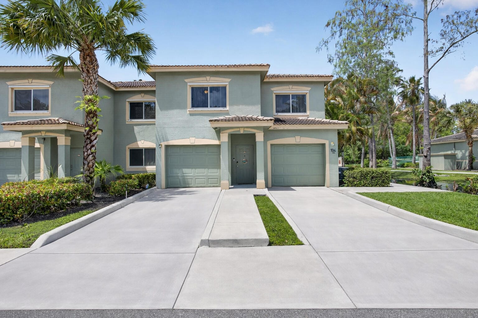 310 Crestwood Circle 208, Royal Palm Beach, FL 33411 photo 2