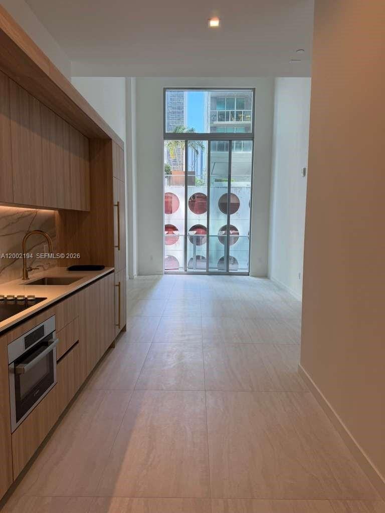 77 SE 5th Street 1011 — photo 2