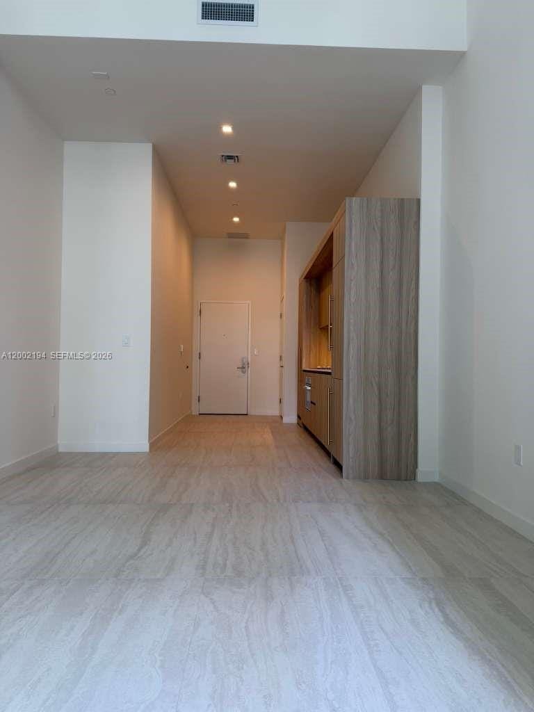 77 SE 5th Street 1011 — photo 6