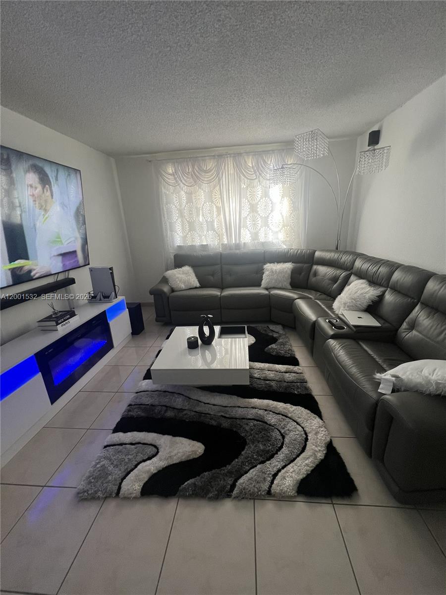 666 W 81st Street 407, Hialeah, FL 33014, Hialeah