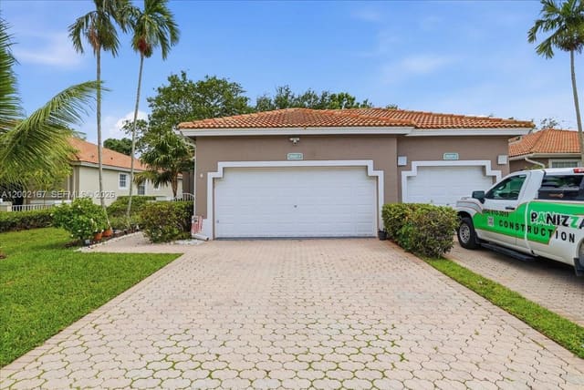 7600 S Aragon Boulevard 1, sold in Regency Homes At Sunrise, Sunrise, FL
